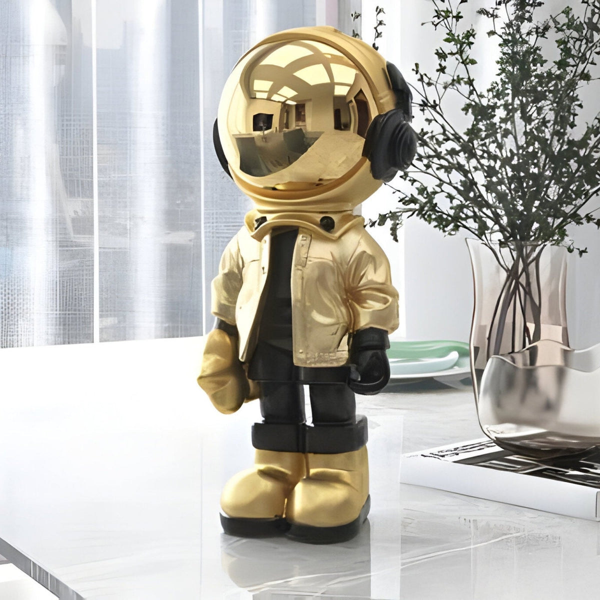 Mini Beats Astronaut