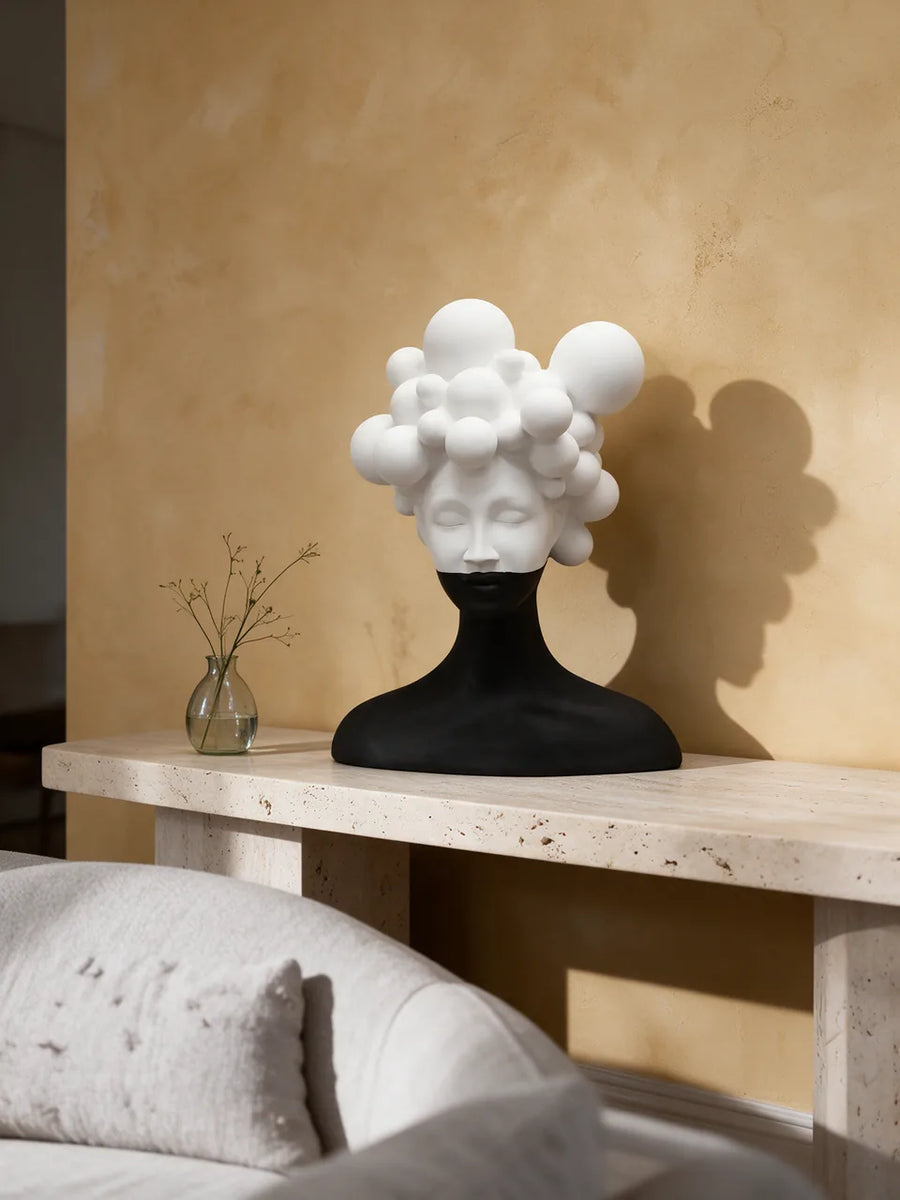 Pearl Lady: Dans le salon