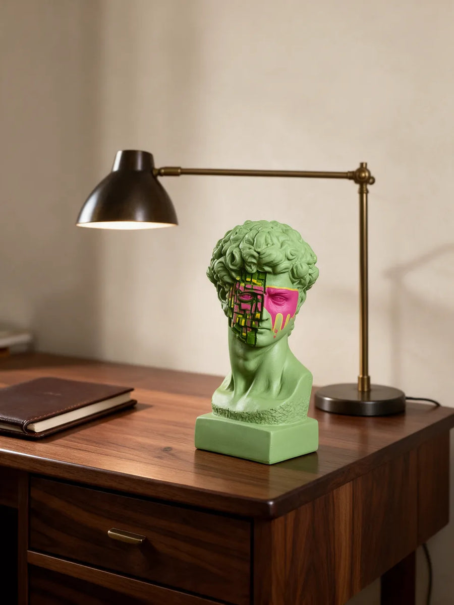 Green Giant David: В кабинете