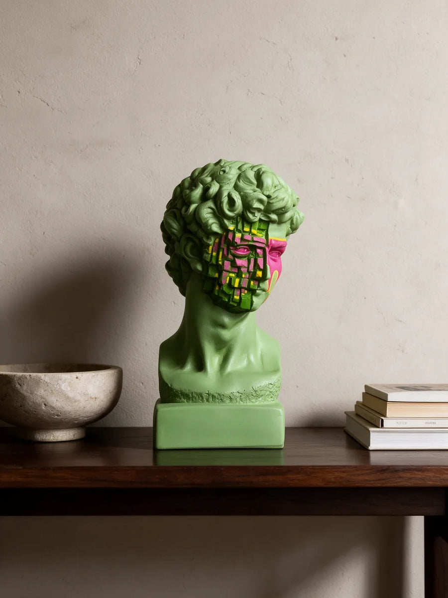 Green Giant David: В гостиной