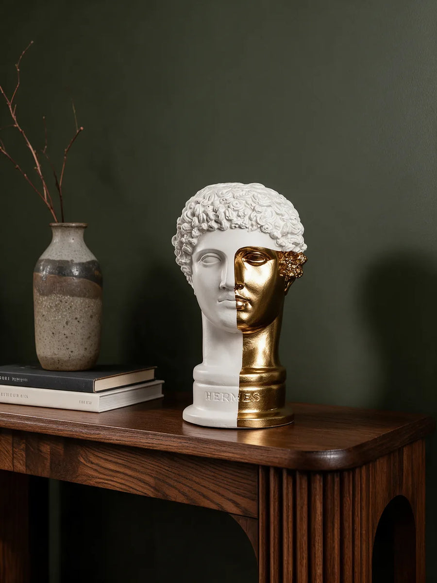 Hermes Gold: Im Wohnzimmer