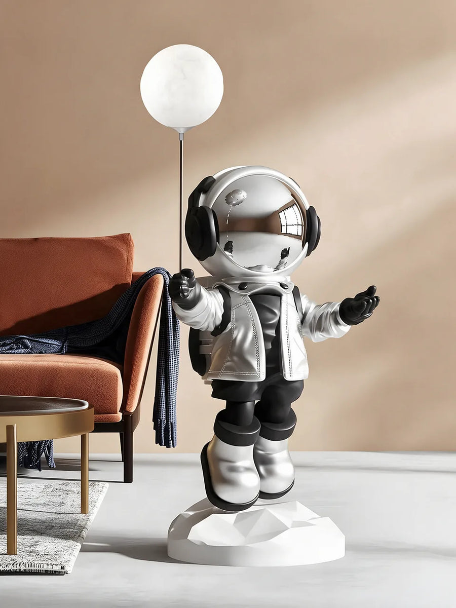 Glow Balloon Astronaut: Living room