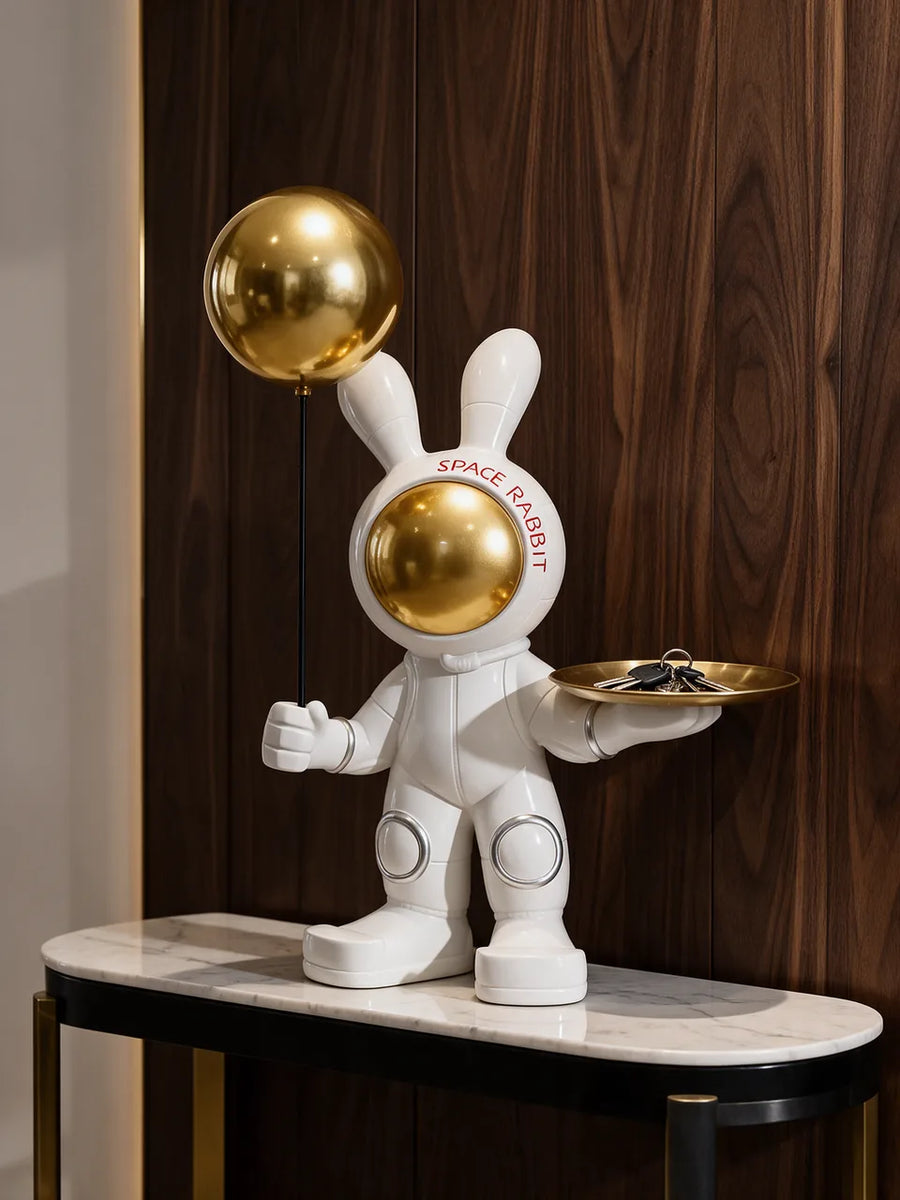 Space Rabbit: В прихожей