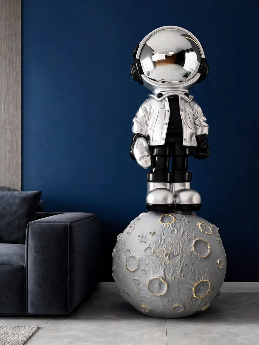 Astronaut on Earth: 客厅