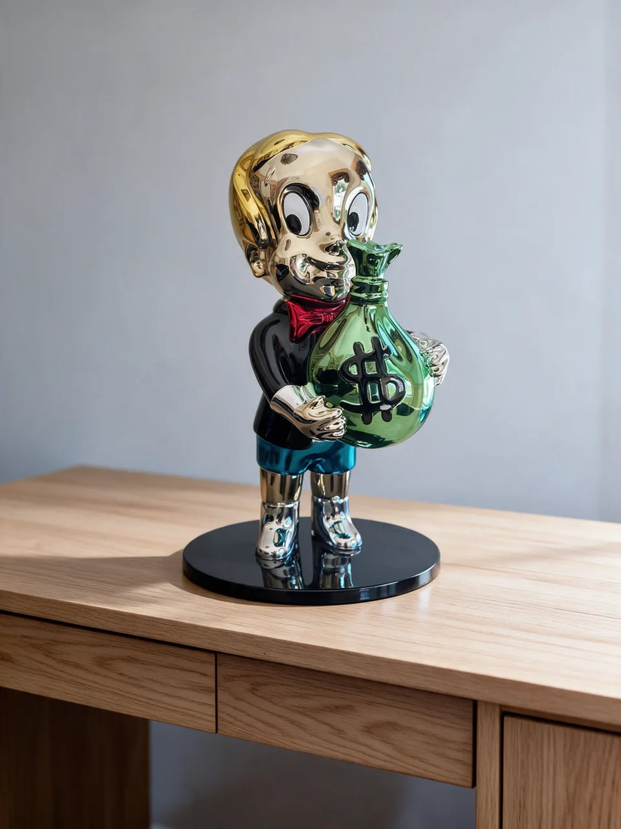 Richie Rich Moneybag: Sur un bureau