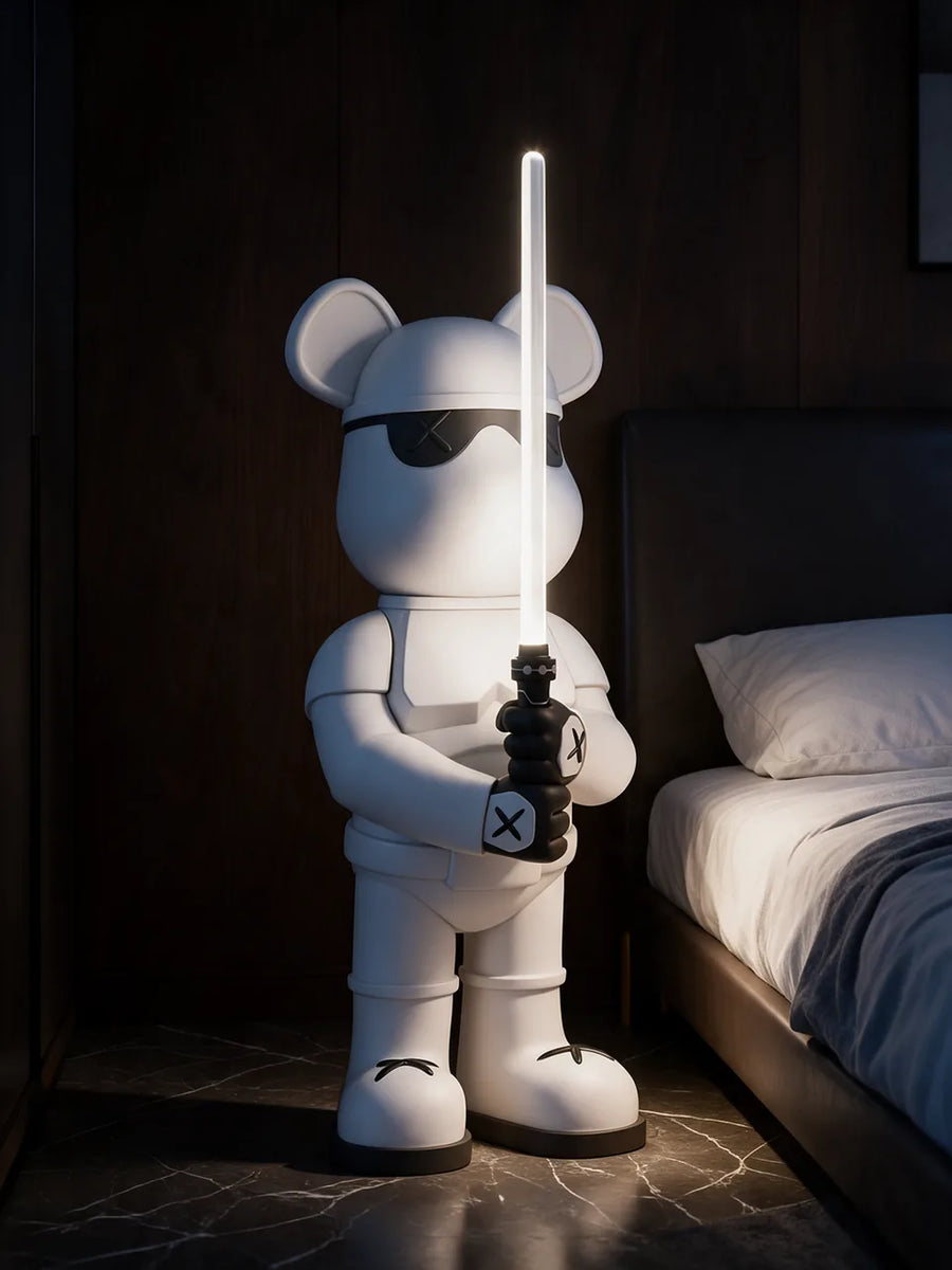 Sandtrooper Bear: Im Schlafzimmer