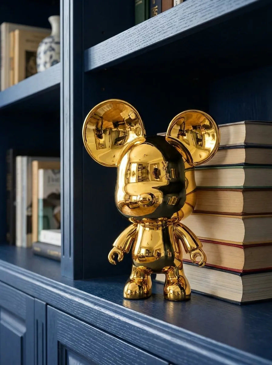 Tiny Bear: Sulla libreria