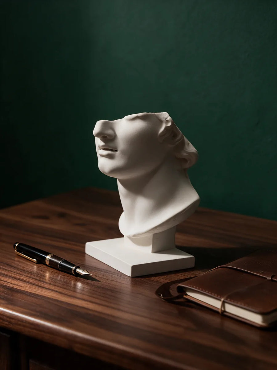 The Spartan: Dans le bureau
