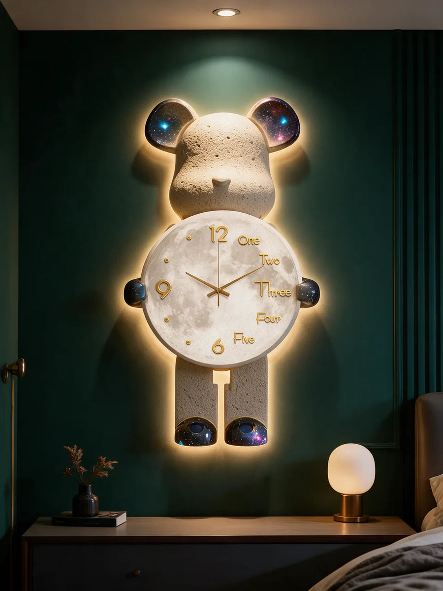 Galaxy Bear Clock: Im Schlafzimmer