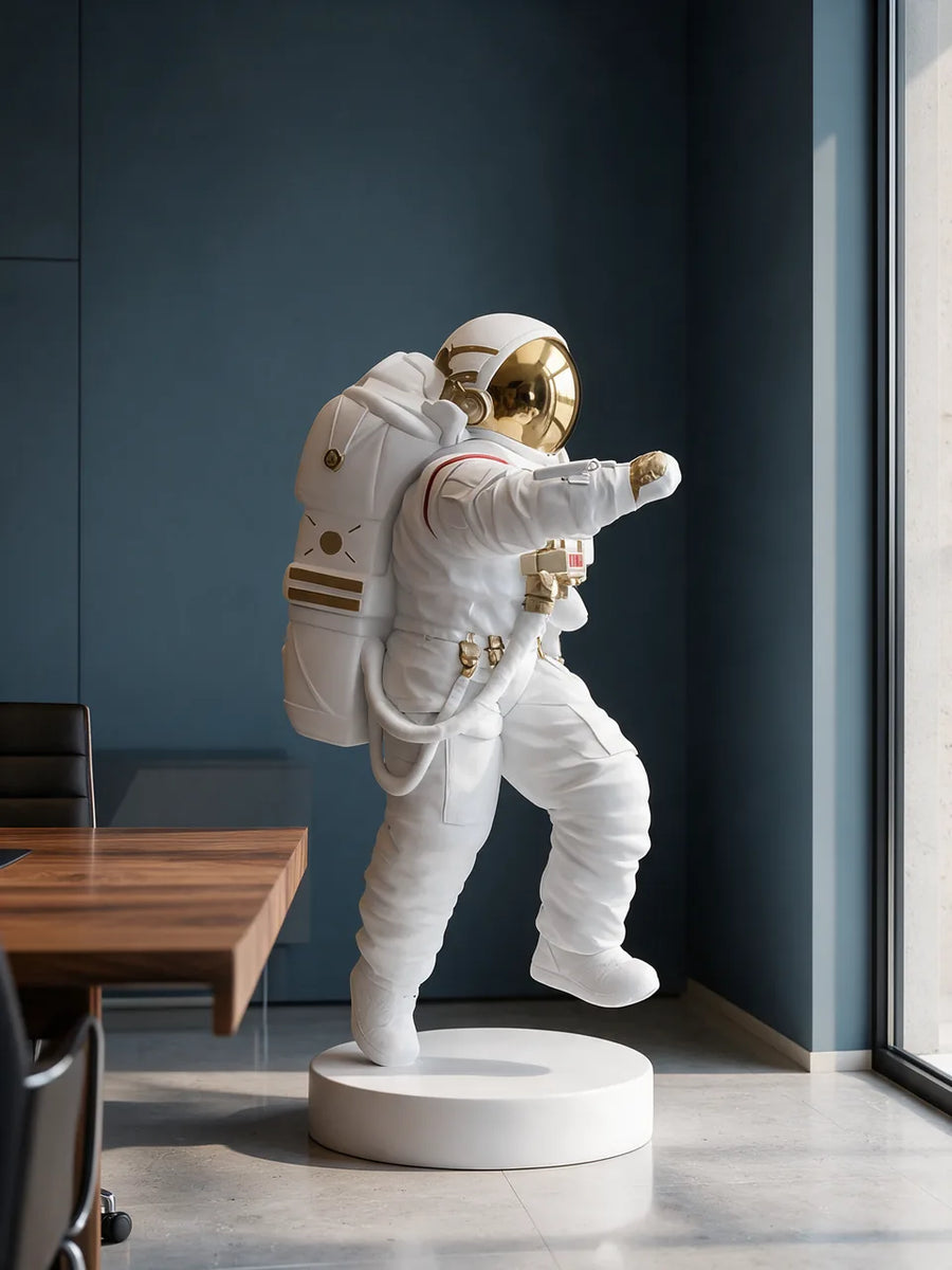 Moon Man: Im Büro