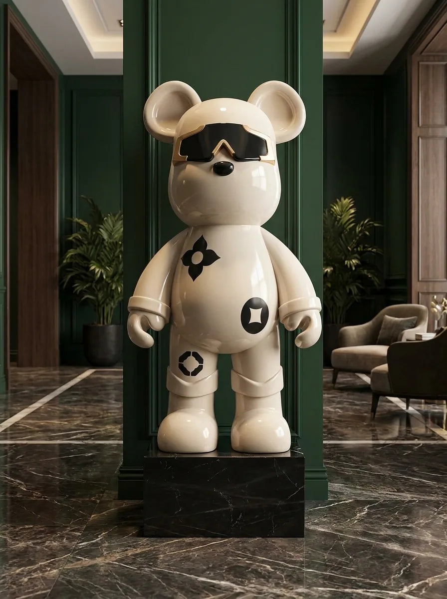 Savage Giant Bear: Dans un hôtel
