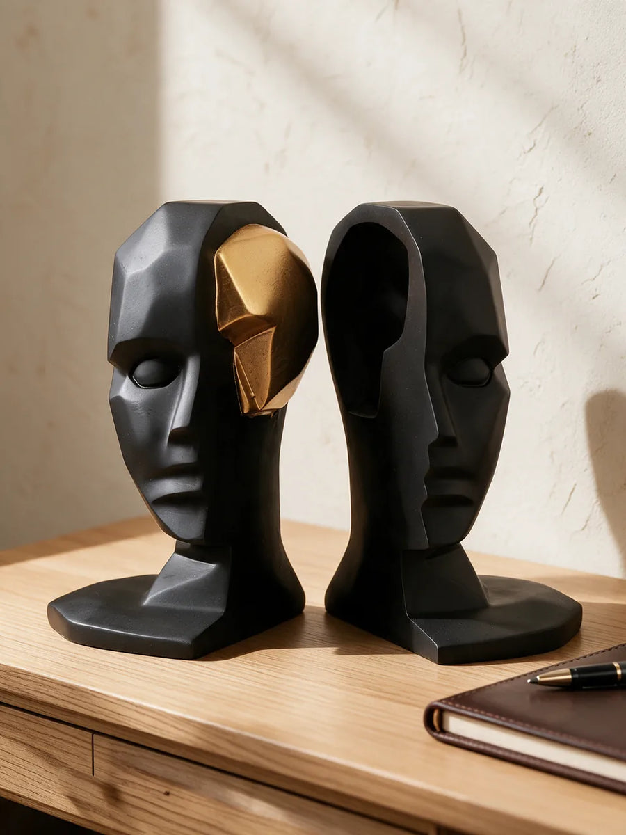 Golden Brain: Au bureau